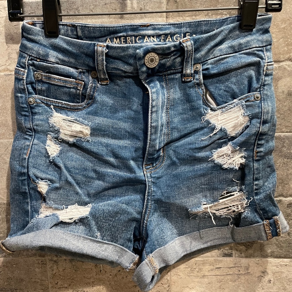 ❤️ AMERICAN EAGLE CURVY HI RISE DISTRESSED SHORTIE DENIM SHORTS SIZE 4